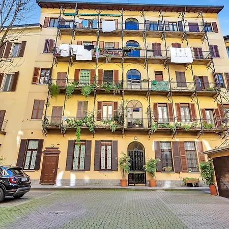 Garden, Charme And Luxury In The Center Of * Milan